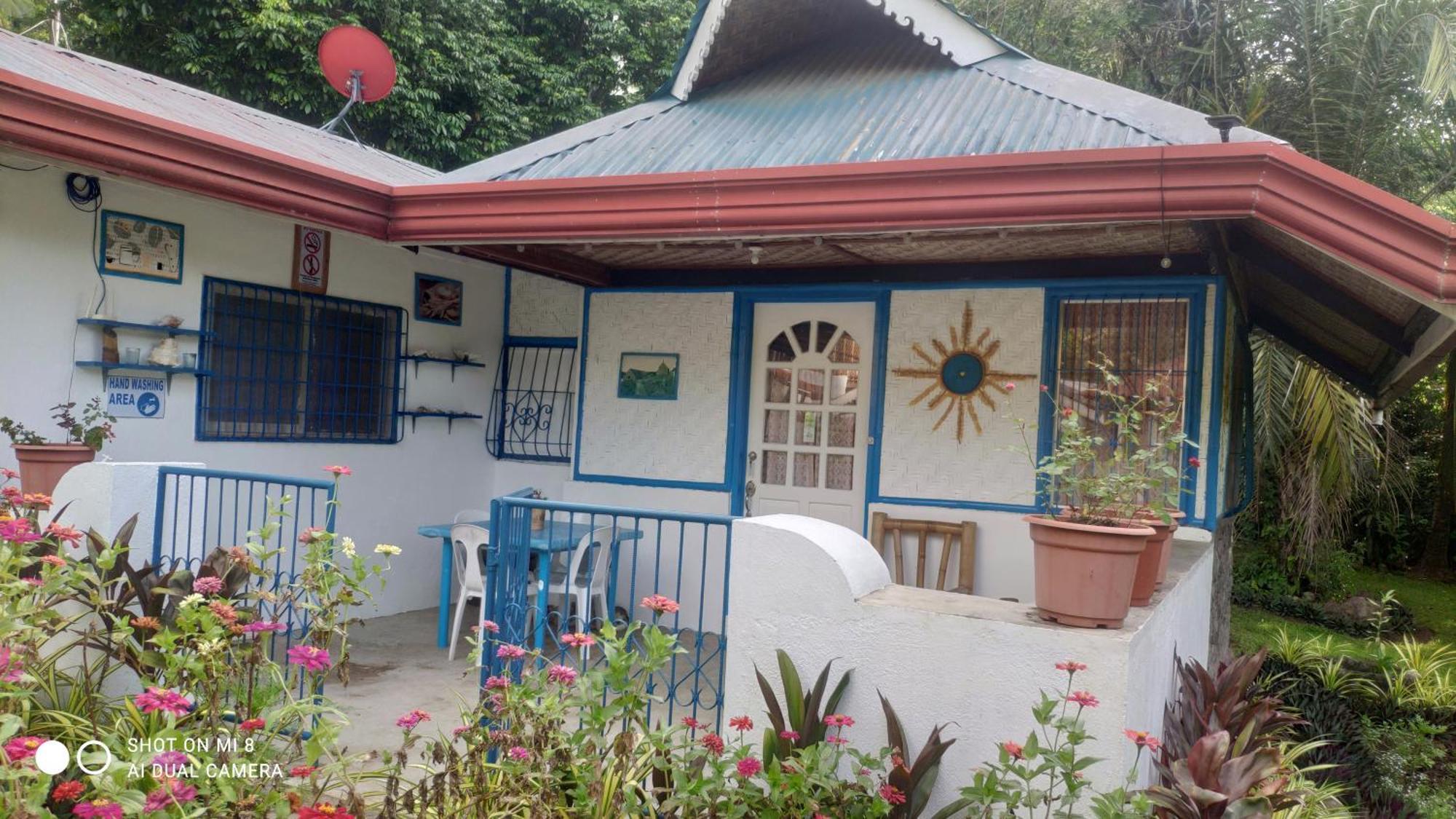 Sun House Rental Mambajao Exterior photo